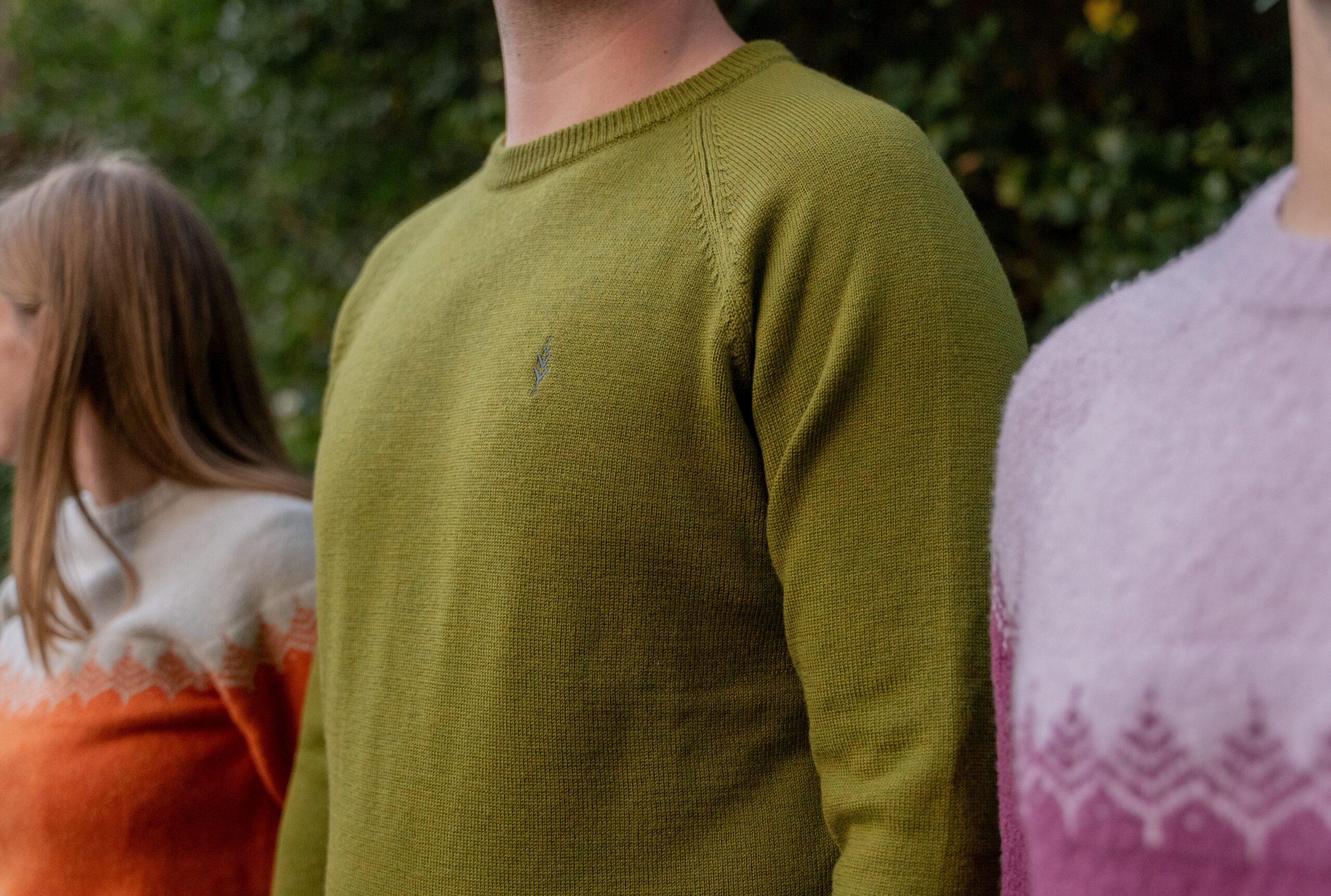 Merino svetr Pullover - Olivový emblem - Obrázek 5